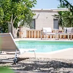 Villa Ostuni One Mit Pool, Gaestehaus & Glamping