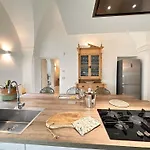 Historic Boutique House 1761