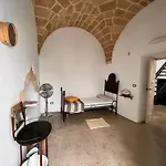 Charming 18Th-Century Residence In A Salento Courtyard