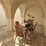 La Casa Accanto