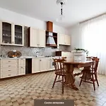 Villa Maroby - Garden & Parking