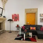 Via Angelo Custode, 38- Guest House