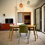A Casa Di Leda
