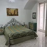 Harry'S House