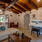 Trulli Italia 6&2, Emma Villas