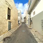 18Th Century House With Rooftop In Central Ceglie