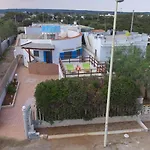 Villa Azzurra Con Vista Mare Fronte Spiaggia Specchiarica Di San Pietro In Bevagna