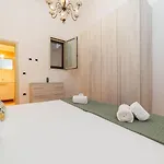 Casa-Puccini-Altstadt-5-Minuten-|-8-Km-Meer