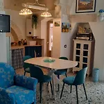 Suite La Casa Nel Vico Due Intera Casa A Euro 150