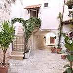 Arco Gaudi - Alcoba Batllo