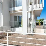 Exclusive Deluxe Apt Up To 6 People & Heated Tub
