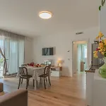 Blu 2B At Home
