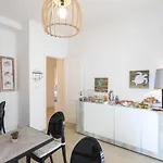 Bomera Rooms