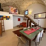 Via Giacomo Matteotti 8 Guest House