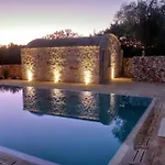 Helloapulia - Masseria La Cesarina - Villa Retreat With Pool & Olive Trees, Ceglie Messapica