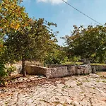 Helloapulia - Masseria La Cesarina - Villa Retreat With Pool & Olive Trees, Ceglie Messapica