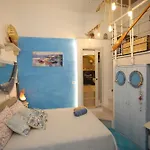 Piazzetta Petrone Apartments + Parking
