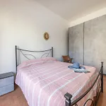 Cosy Apartment By The Sea