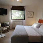 Piccinnu - Apartment And Spacious Grounds