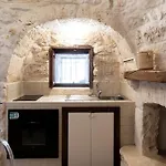 Trullo Quattro Carrini Con Piscina