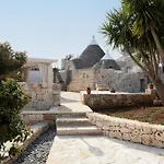 Trullo Quattro Carrini Con Piscina