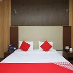Oyo 10690 Florence Hotel