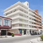 Attico Saker