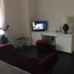 White House Hotel