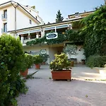 Hotel Ristorante Le Terrazze Sul Gargano