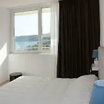 19 Summer Suites