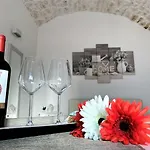 Velvet Home Ostuni