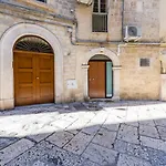 San Nicola Old Town Apartment