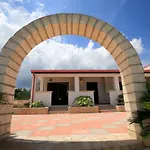 B&B Hibiscus