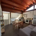 Una Piccola Casa Al Mare