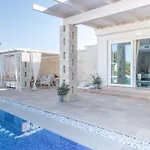 Villa Niraclo By Raro Villas