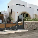 Apartment 2 With Pool And Sea View