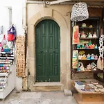In The Heart Of The Old Town - Apartment Porta Alfonsina
