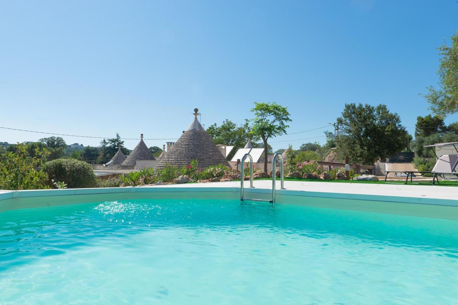 Trulli Dei Ciclamini * Locorotondo