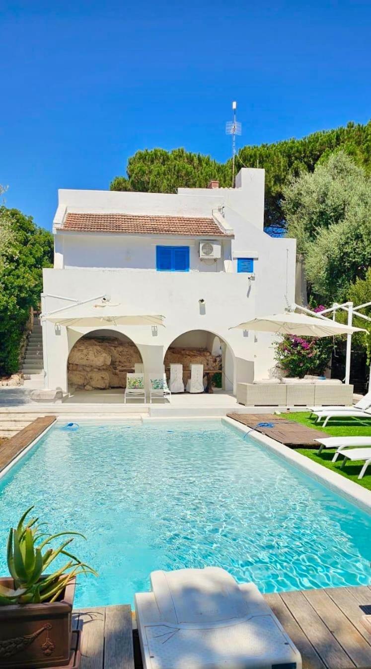 Luxury Beachfront With Pool & Private Parking *
